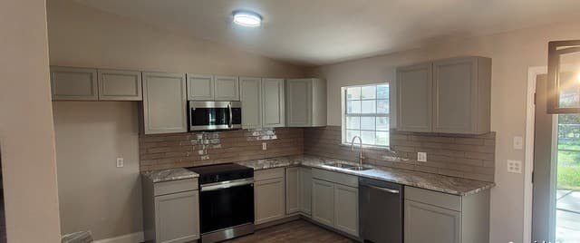 3-bedroom rental at 141 Trudy Lane in Universal City, TX — photo 4