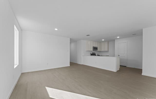 4-bedroom rental at 116 Ellendale Place in Fredericksburg, TX — photo 3