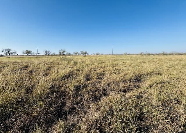 rental at TBD Byrd Rd in Pleasanton, TX — photo 2