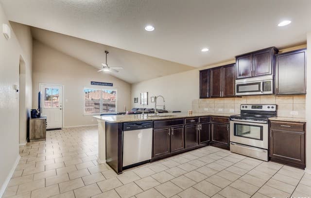 4-bedroom rental at 8816 Belgian in San Antonio, TX — photo 4