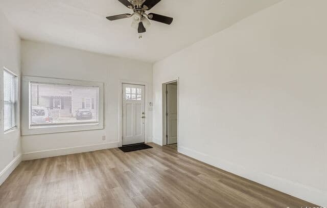 3-bedroom rental at 102 Aganier in San Antonio, TX — photo 3