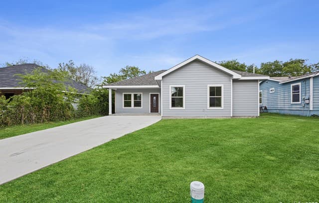 3-bedroom rental at 223 Florencia Ave in San Antonio, TX — photo 1