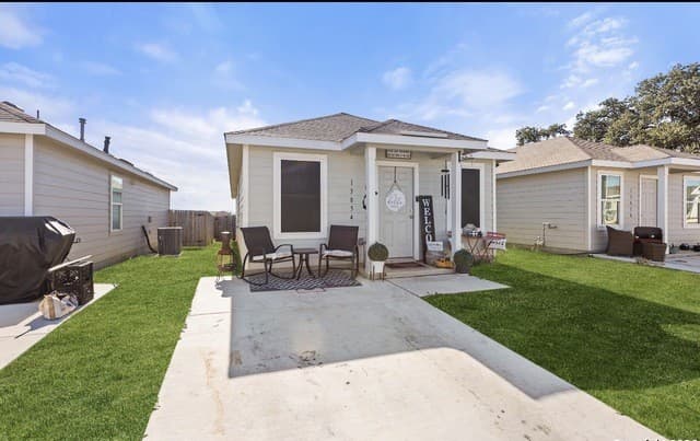 3-bedroom rental at 13854 Llama Place in San Antonio, TX — photo 2