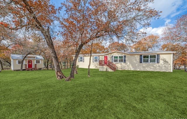 4-bedroom rental at 551 Big Oak in San Antonio, TX — photo 2