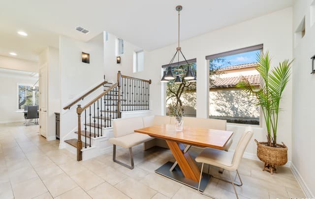 4-bedroom rental at 7106 Bluff Run in San Antonio, TX — photo 4