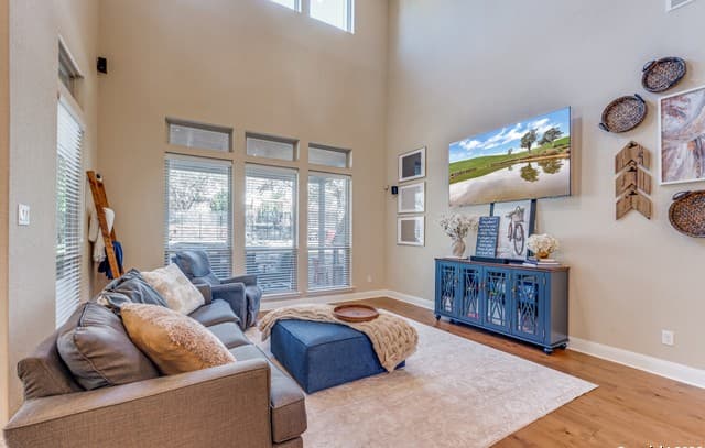 4-bedroom rental at 24011 Seven Winds in San Antonio, TX — photo 4