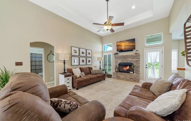 3-bedroom rental at 788 County Road 140 in Floresville, TX — photo 4
