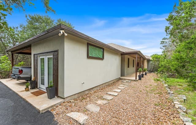 3-bedroom rental at 317 Saddle Mountain in Boerne, TX — photo 3