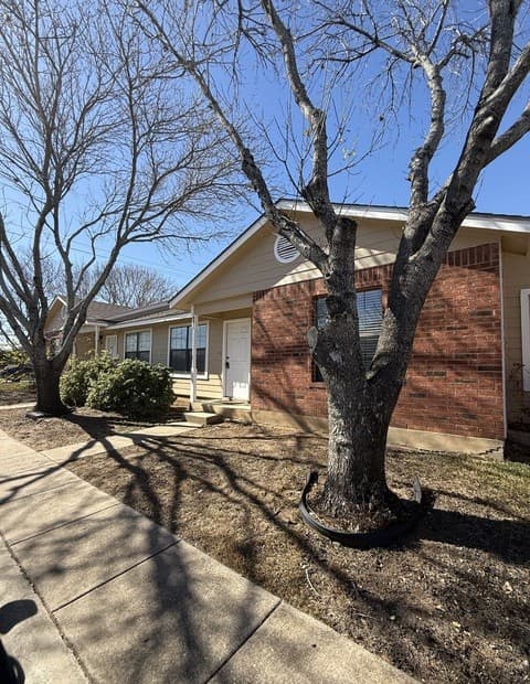 2-bedroom rental at 9140 Timber Path Unit 802 in San Antonio, TX — photo 2
