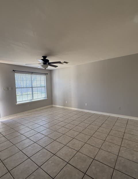 2-bedroom rental at 9140 Timber Path Unit 802 in San Antonio, TX — photo 5