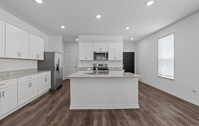 4-bedroom rental at 8254 Brandy Branch in San Antonio, TX — photo 4