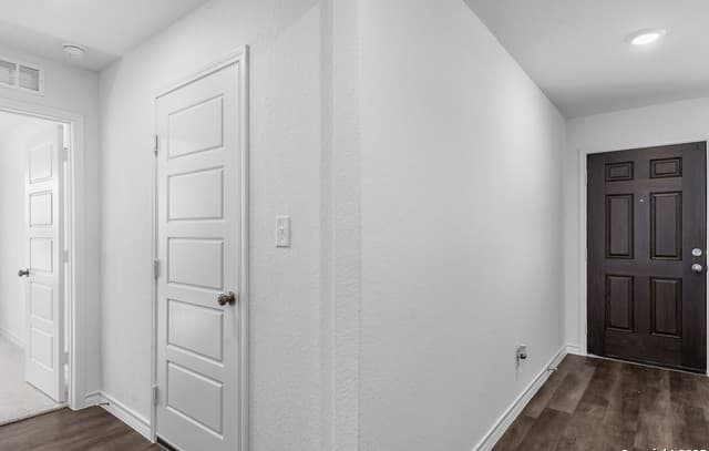 4-bedroom rental at 428 Raven Row in Marion, TX — photo 3