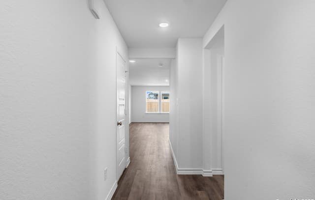 4-bedroom rental at 428 Raven Row in Marion, TX — photo 4