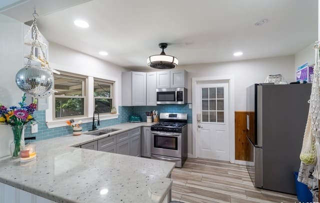 3-bedroom rental at 450 Pamela in San Antonio, TX — photo 1