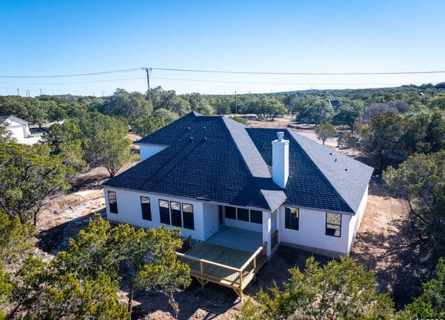4-bedroom rental at 742 Rayner Ranch in Spring Branch, TX — photo 2