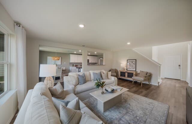 4-bedroom rental at 430 White Heron Way in Marion, TX — photo 4