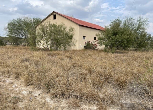 rental at TBD N Hwy 37 Access in Three Rivers, TX — photo 1