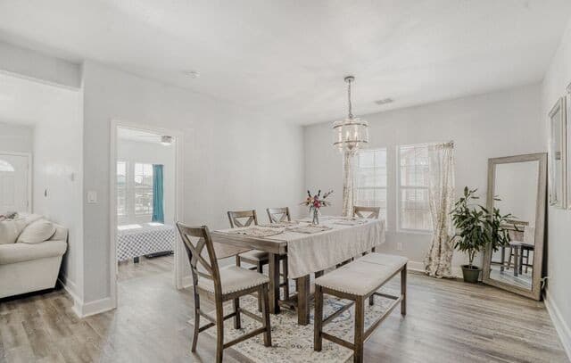 5-bedroom rental at 1403 Kentucky in San Antonio, TX — photo 5