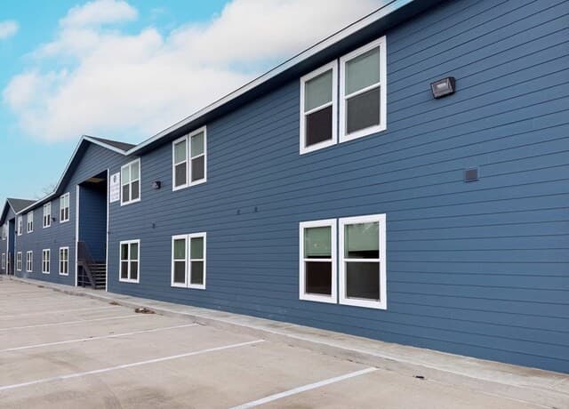 2-bedroom rental at 346 Ware in San Antonio, TX — photo 4