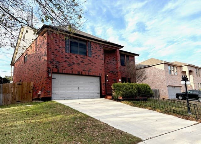 4-bedroom rental at 7501 Avery in Live Oak, TX — photo 1