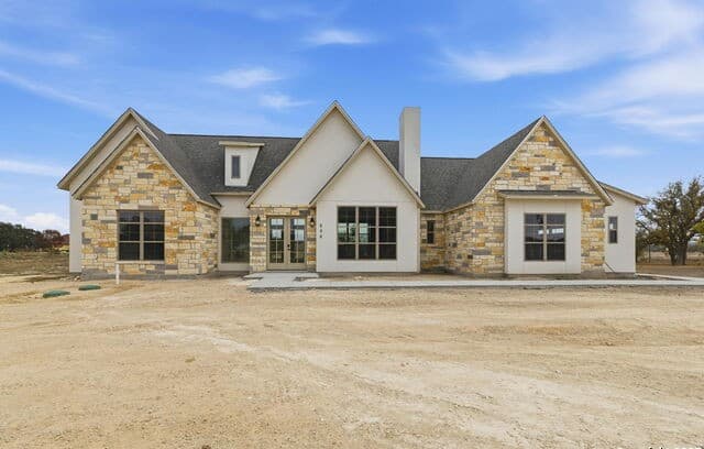 3-bedroom rental at 470 Pr 1519 in Bandera, TX — photo 3