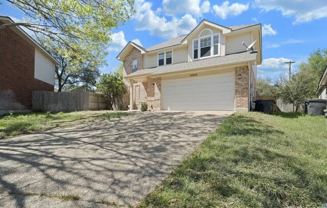 3-bedroom rental at 14235 Red Maple Wood in San Antonio, TX — photo 3