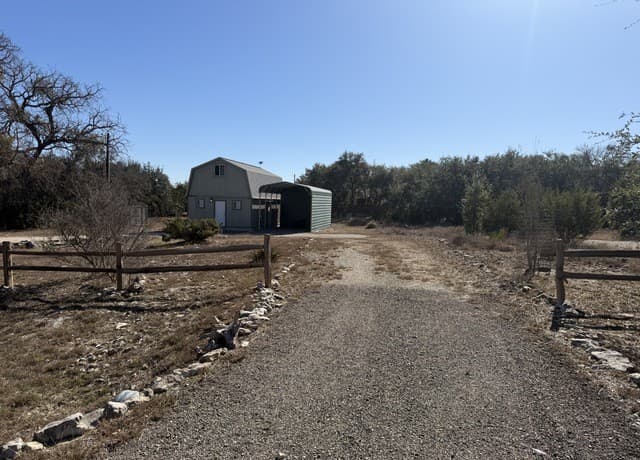 0rental at 9137 Fawn Creek in Spring Branch, TX — photo 1