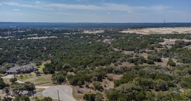 rental at 128 Milfoil Ln in Spring Branch, TX — photo 2