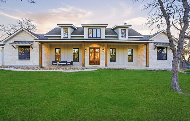 4-bedroom rental at 153 Chisum in La Vernia, TX — photo 1