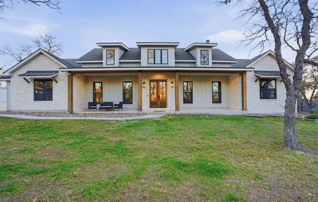 4-bedroom rental at 153 Chisum in La Vernia, TX — photo 2