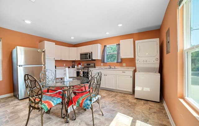 2-bedroom rental at 232 Hobart in San Antonio, TX — photo 2