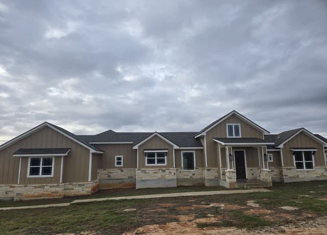 4-bedroom home for sale at 120 Summer Meadow Dr in La Vernia TX