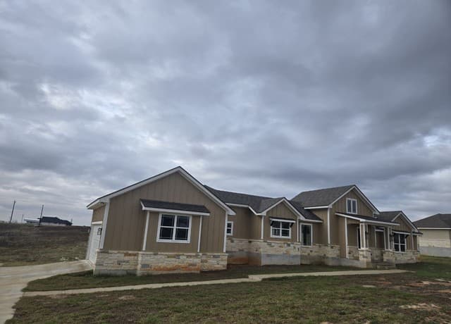 Home for sale at 120 Summer Meadow Dr in La Vernia, TX — photo 2