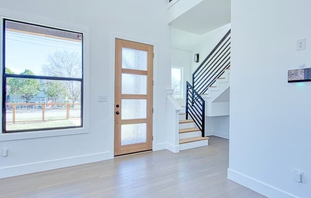 3-bedroom rental at 1115 N Palmetto in San Antonio, TX — photo 4