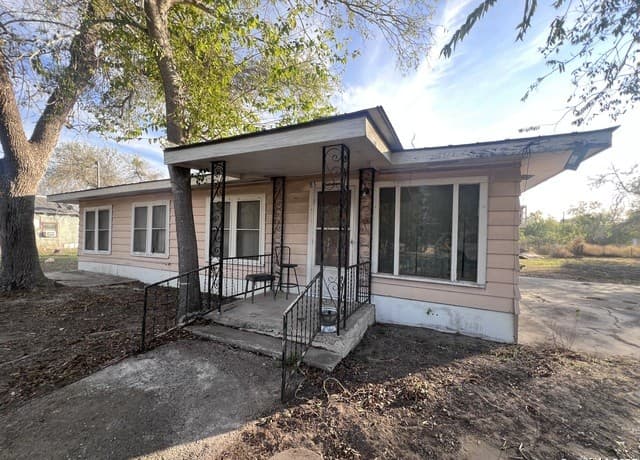 Home for sale at 5322 State Highway 16 N in Bandera, TX — photo 1