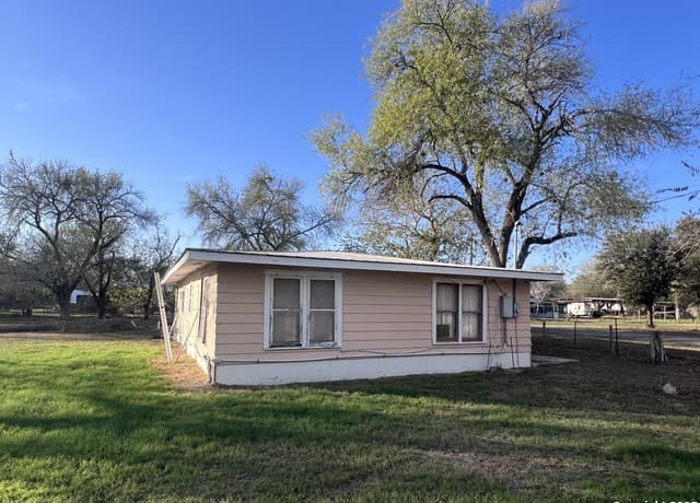Home for sale at 5322 State Highway 16 N in Bandera, TX — photo 5