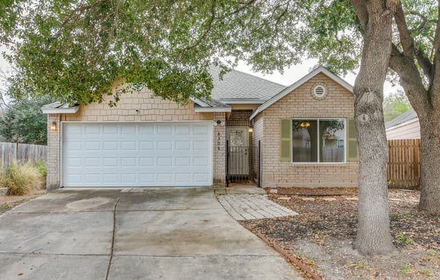 3-bedroom rental at 5306 Tomas in San Antonio, TX — photo 1