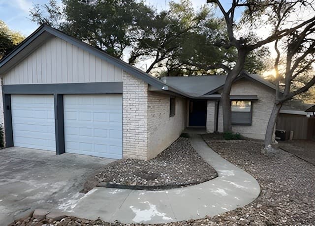 2-bedroom rental at 3220 Castledale in San Antonio, TX — photo 1