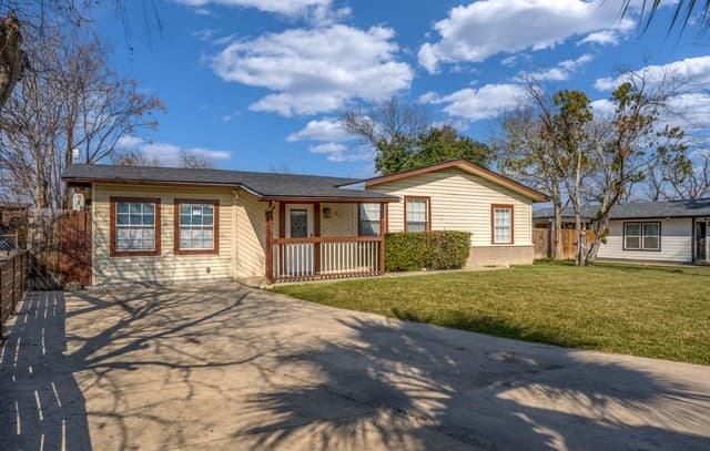 3-bedroom rental at 511 Millwood in San Antonio, TX — photo 3