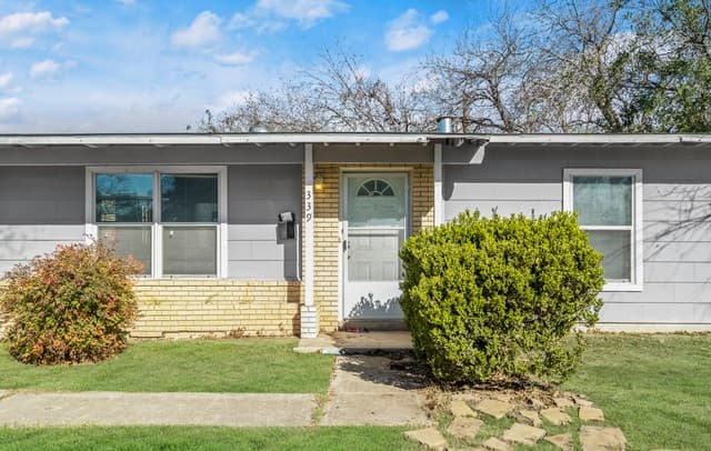 3-bedroom rental at 339 Creath in San Antonio, TX — photo 4