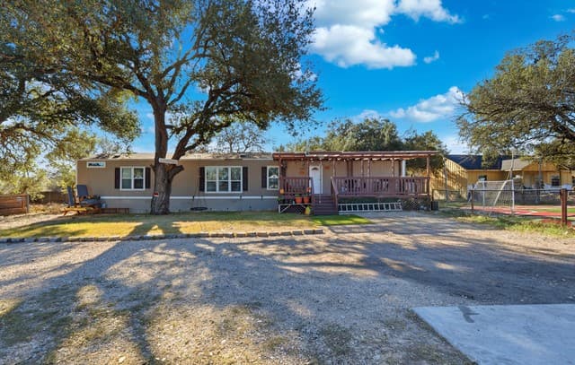 Home for sale at 23202 Silver Chalice in Elmendorf, TX — photo 3