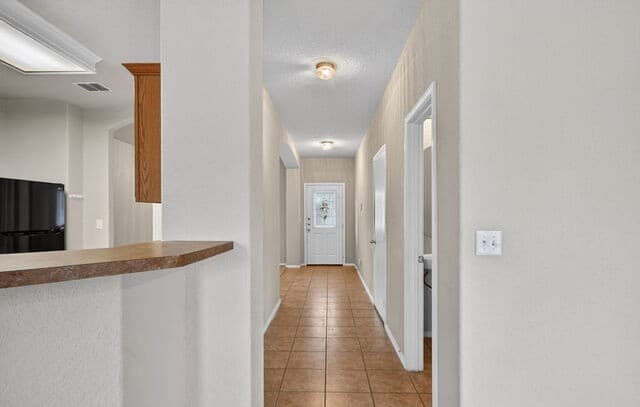 3-bedroom rental at 5706 Sendero Spg in San Antonio, TX — photo 4