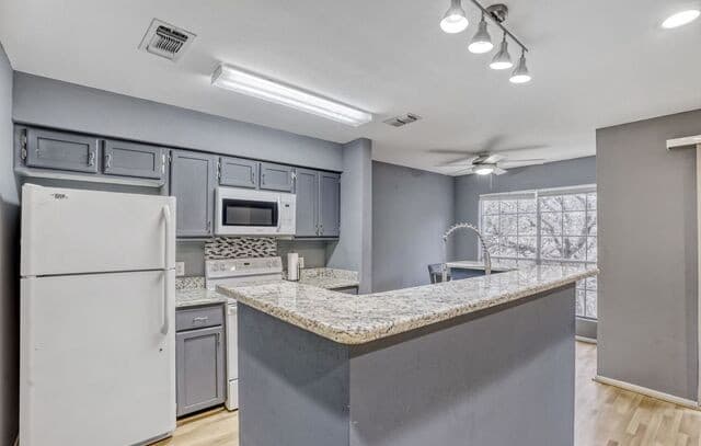 2-bedroom rental at 11311 Sir Winston Unit 808 in San Antonio, TX — photo 4