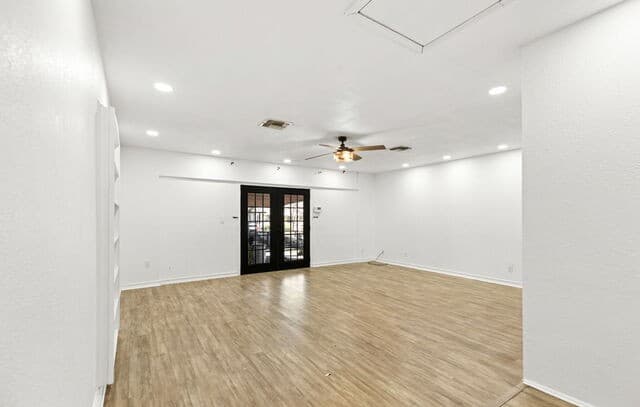4-bedroom rental at 322 Lantana Ln in Pleasanton, TX — photo 4