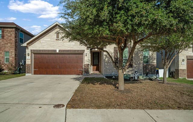3-bedroom rental at 437 Landmark Stone in Cibolo, TX — photo 2