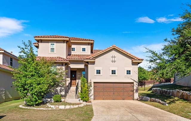 5-bedroom rental at 24510 Via Vizcaya in San Antonio, TX — photo 3