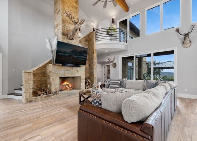 4-bedroom rental at 298 Table Rock in Helotes, TX — photo 5