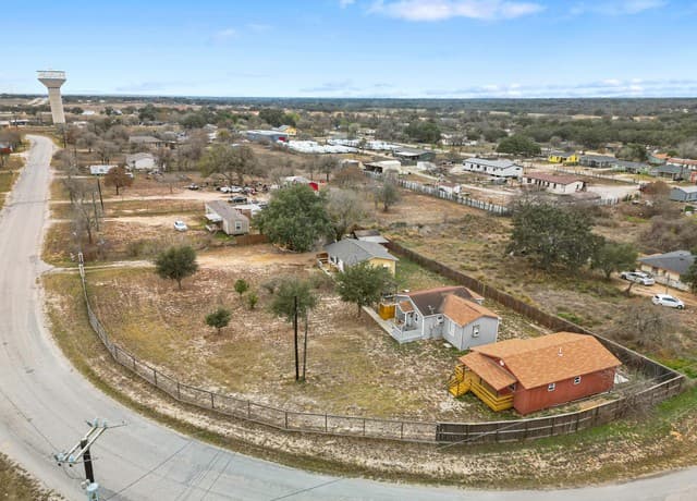 rental at 429 Palo Alto in Von Ormy, TX — photo 2