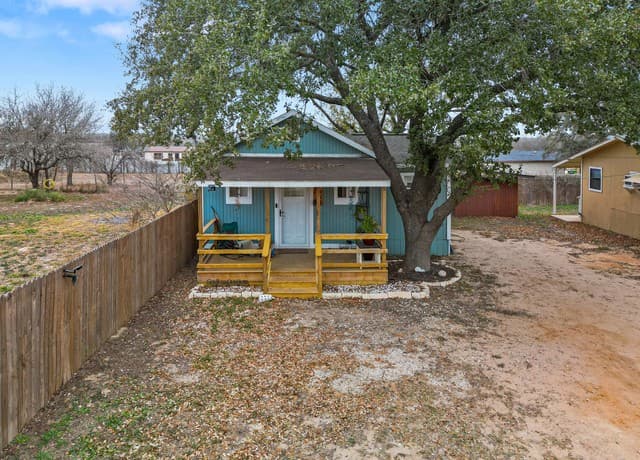 rental at 429 Palo Alto in Von Ormy, TX — photo 4
