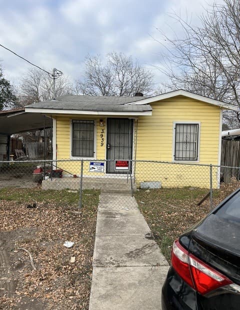 1-bedroom rental at 3939 Culebra in San Antonio, TX — photo 2